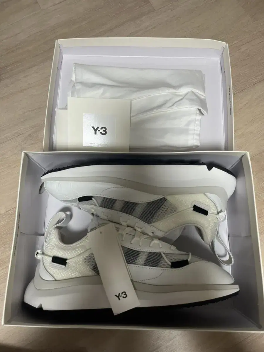 Y-3 런 화이트 스니커즈 280 사이즈 새상품